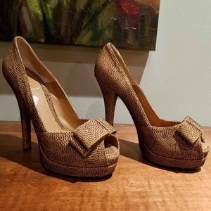 Striking Gorgeous Designers Shouse 8.5 US SIZE